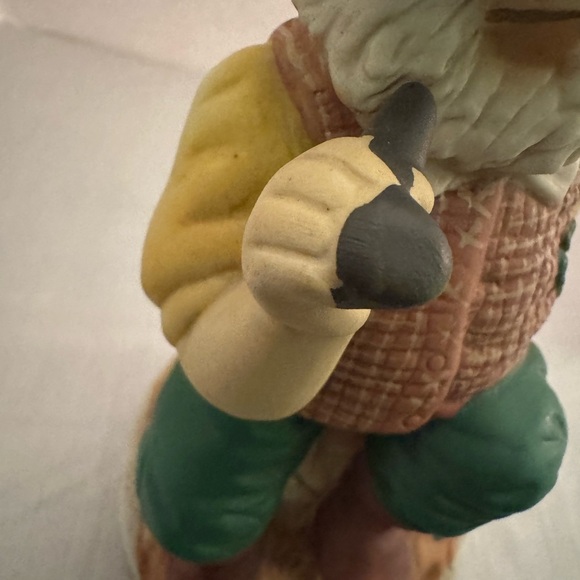 Vintage House of Lloyd Celtic "Patrick O' Santa" Figurine Music Box - Picture 11 of 14